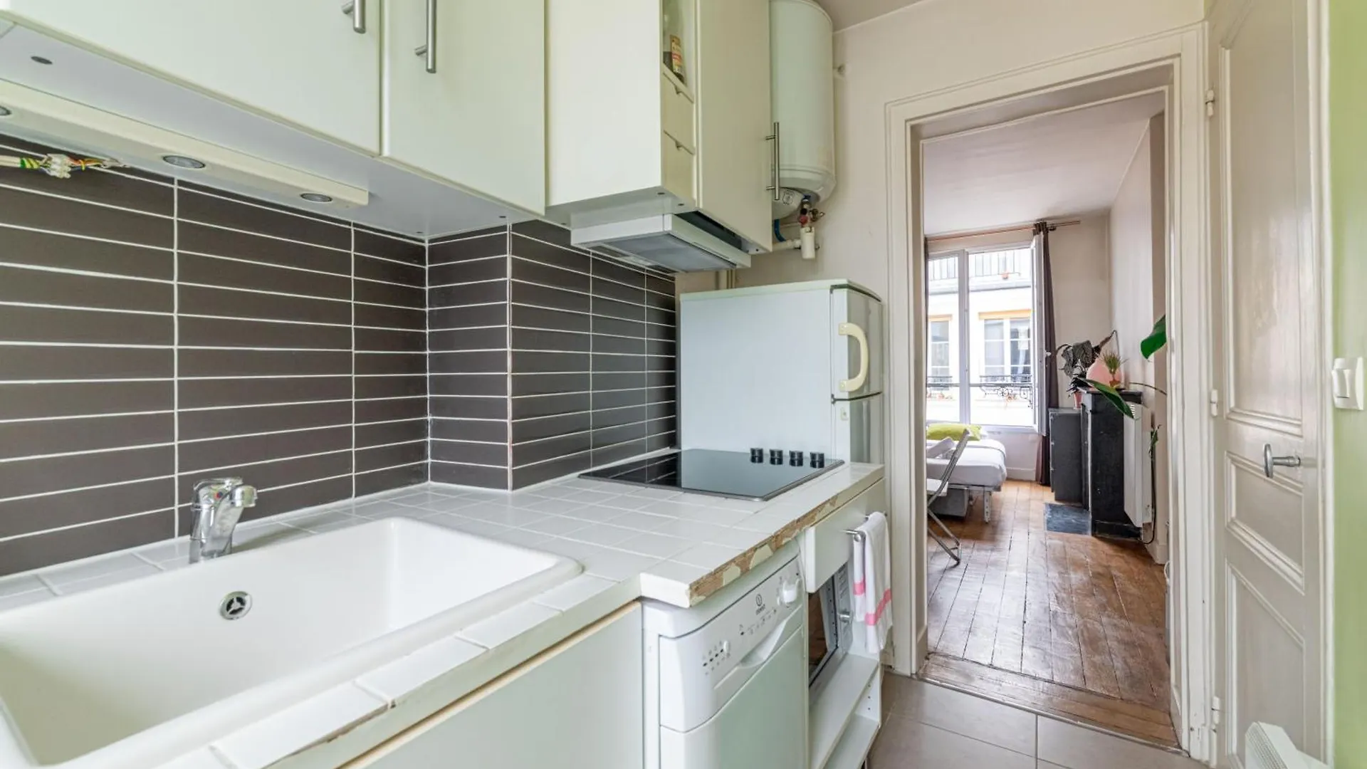 Pied-a-terre Near Bastille & Voltaire 11th Paris