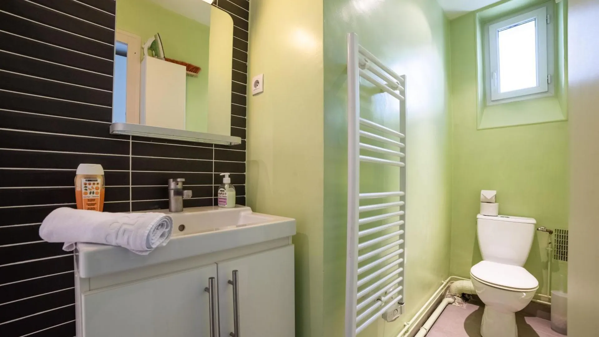 Pied-a-terre Near Bastille & Voltaire 11th Paris