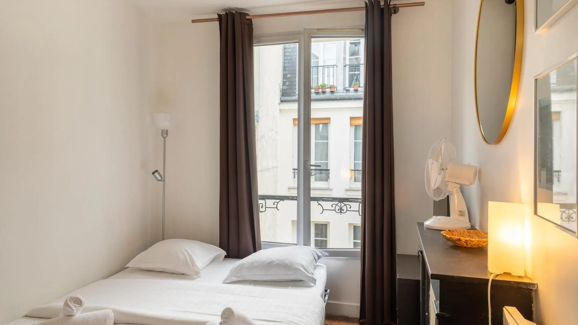 Pied-a-terre Near Bastille & Voltaire 11th Apartment *
